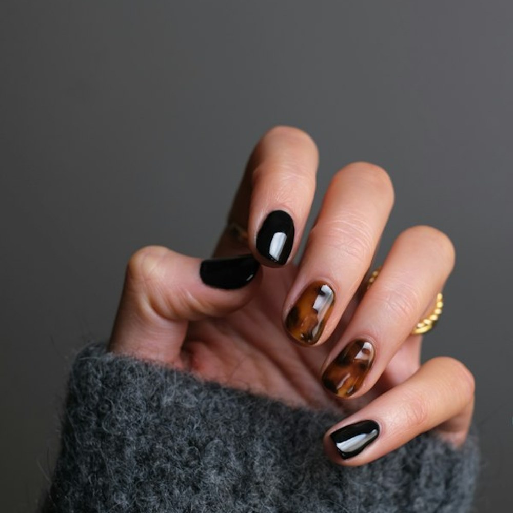 Nail Art Tartaruga & Black Gloss